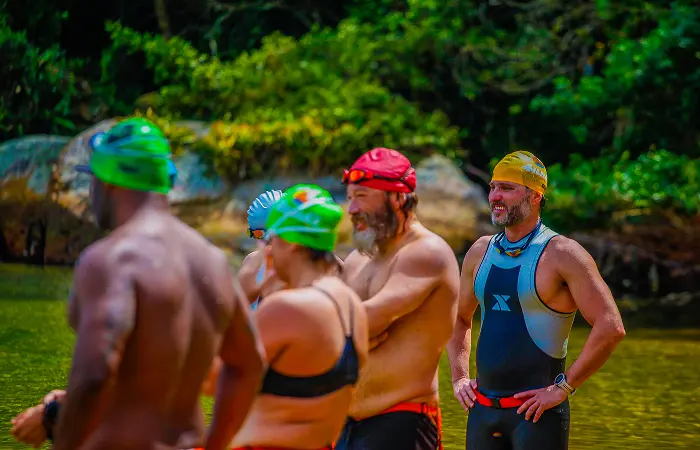 Foto de nadadores em Praia Ilha Grande - Rio de Janeiro2